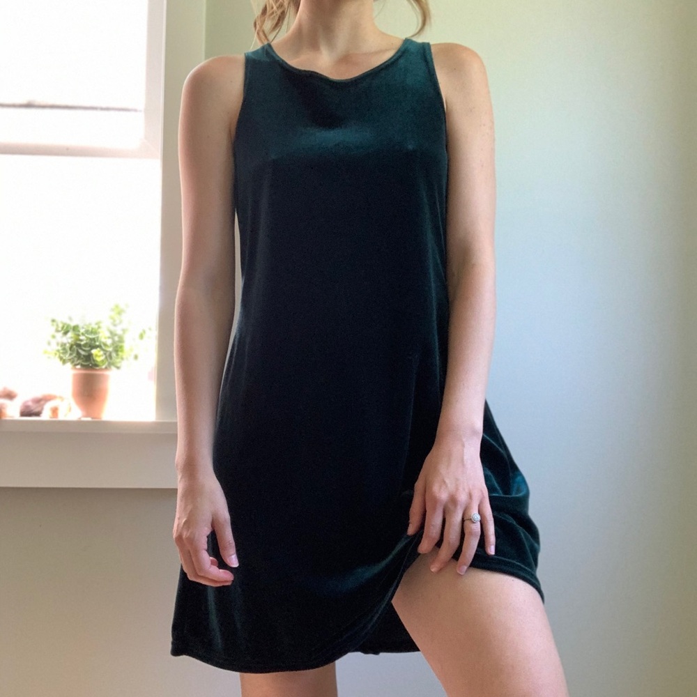 Vintage L.A.N.Y green velvet dress